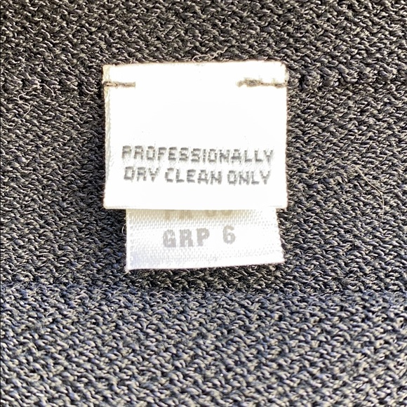 CLASSIC ST JOHN SKIRT / MH - Picture 4 of 9